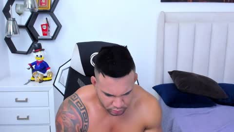 _matthew_santos_ online show from January 2025 11:28:02 AM