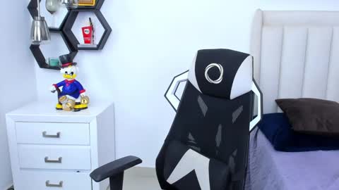 _matthew_santos_ online show from February 2025 09:50:01 PM