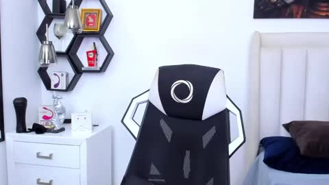 _matthew_santos_ online show from February 2025 12:10:01 AM