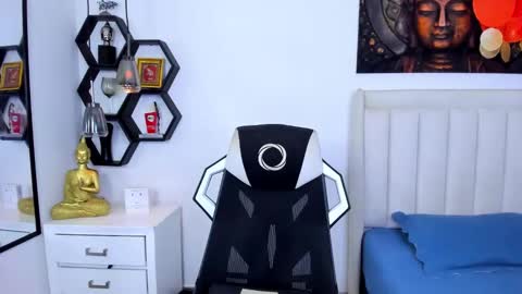 _matthew_santos_ online show from December 2025 08:27:02 PM