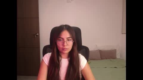 Snapshot of _maxxx1_ chatting on June 2026 01:50:01 AM max and abby online show from June 2026 01:50:01 AM