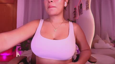 Snapshot of _megan_akbar chatting on April 2026 01:39:02 PM Marce online show from April 2026 01:39:02 PM