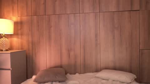     online show from December 2025 06:47:01 PM