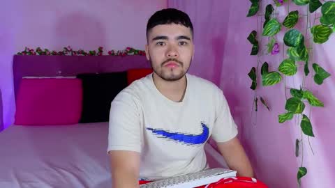  Mia y Mike  online show from November 2025 03:57:01 PM