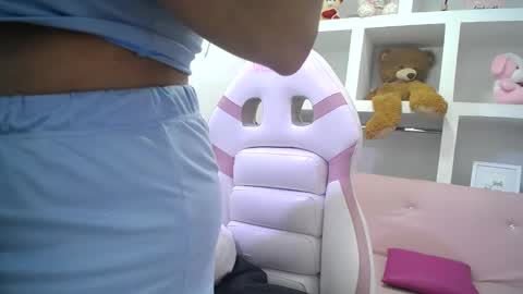 Snapshot of _miaaleon chatting on January 2025 01:00:01 PM Mia online show from January 2025 01:00:01 PM