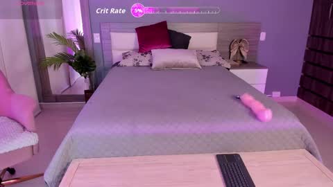 _miamiller_ online show from December 2025 07:33:02 PM