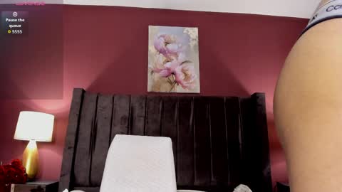 Snapshot of _mila_dyva chatting on June 2026 12:00:02 PM _mila_dyva online show from June 2026 12:00:02 PM