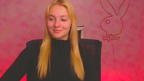 Snapshot of _mila_la_ chatting on December 2024 01:29:01 AM Melanie online show from December 2024 01:29:01 AM