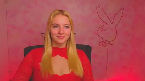 Snapshot of _mila_la_ chatting on December 2024 09:49:02 AM Melanie online show from December 2024 09:49:02 AM