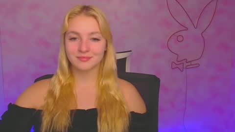 Snapshot of _mila_la_ chatting on December 2024 06:47:01 AM Melanie online show from December 2024 06:47:01 AM