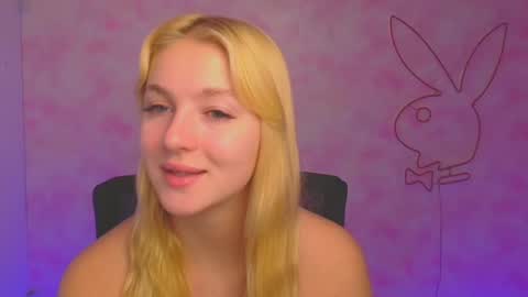 Snapshot of _mila_la_ chatting on December 2024 10:02:02 AM Melanie online show from December 2024 10:02:02 AM