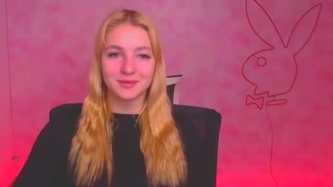 Snapshot of _mila_la_ chatting on December 2024 07:22:02 AM Melanie online show from December 2024 07:22:02 AM