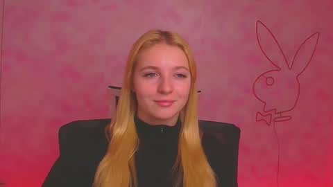 Snapshot of _mila_la_ chatting on December 2024 09:55:02 AM Melanie online show from December 2024 09:55:02 AM