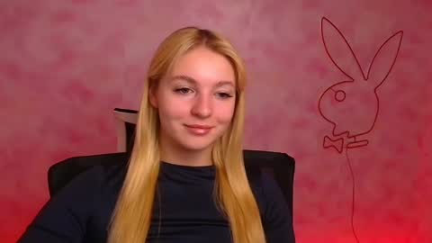 Snapshot of _mila_la_ chatting on December 2024 07:00:02 AM Melanie online show from December 2024 07:00:02 AM