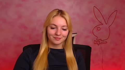 Snapshot of _mila_la_ chatting on December 2024 10:06:02 AM Melanie online show from December 2024 10:06:02 AM