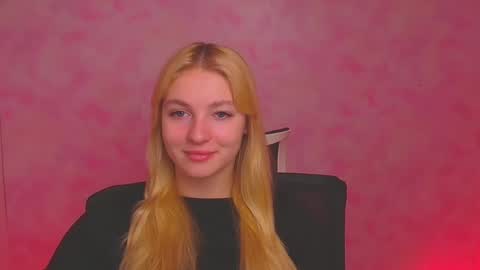 Snapshot of _mila_la_ chatting on December 2024 06:55:02 AM Melanie online show from December 2024 06:55:02 AM
