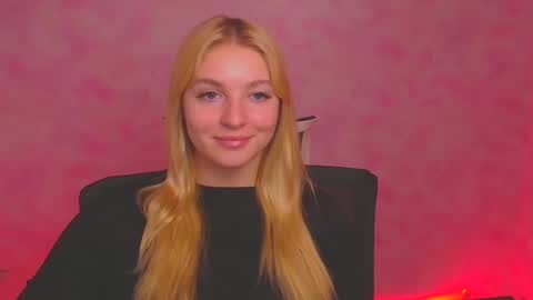Snapshot of _mila_la_ chatting on December 2024 10:01:01 AM Melanie online show from December 2024 10:01:01 AM
