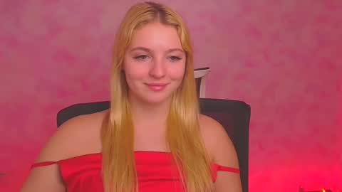 Snapshot of _mila_la_ chatting on December 2024 10:03:02 AM Melanie online show from December 2024 10:03:02 AM