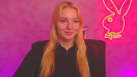 Snapshot of _mila_la_ chatting on January 2025 03:31:02 PM Melanie online show from January 2025 03:31:02 PM