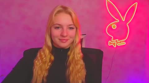 Snapshot of _mila_la_ chatting on January 2025 07:00:02 AM Melanie online show from January 2025 07:00:02 AM