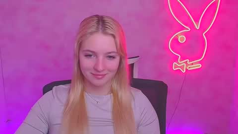 Snapshot of _mila_la_ chatting on February 2025 06:04:01 AM Melanie online show from February 2025 06:04:01 AM