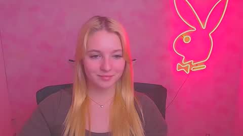Snapshot of _mila_la_ chatting on February 2025 03:42:01 PM Melanie online show from February 2025 03:42:01 PM