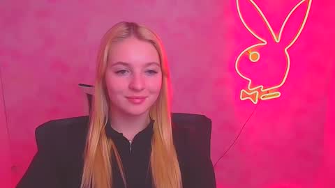 Snapshot of _mila_la_ chatting on February 2025 09:58:01 AM Melanie online show from February 2025 09:58:01 AM