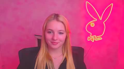 Snapshot of _mila_la_ chatting on February 2025 01:03:02 PM Melanie online show from February 2025 01:03:02 PM