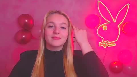 Snapshot of _mila_la_ chatting on February 2025 12:21:02 PM Melanie online show from February 2025 12:21:02 PM
