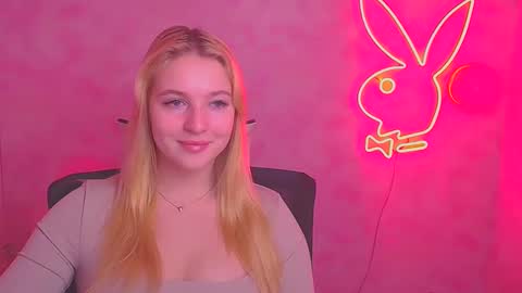 Snapshot of _mila_la_ chatting on February 2025 12:32:02 PM Melanie online show from February 2025 12:32:02 PM