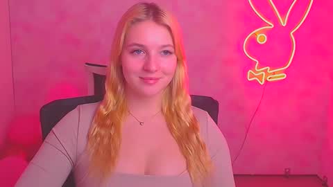 Snapshot of _mila_la_ chatting on February 2025 10:58:01 AM Melanie online show from February 2025 10:58:01 AM
