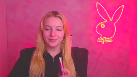 Snapshot of _mila_la_ chatting on February 2025 03:26:02 PM Melanie online show from February 2025 03:26:02 PM