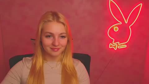 Snapshot of _mila_la_ chatting on March 2025 12:31:02 PM Melanie online show from March 2025 12:31:02 PM