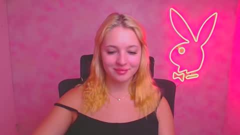 Snapshot of _mila_la_ chatting on September 2025 06:57:02 AM Melanie online show from September 2025 06:57:02 AM