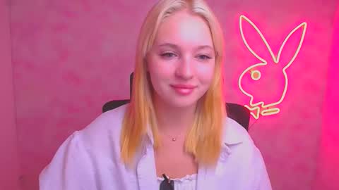 Snapshot of _mila_la_ chatting on September 2025 05:52:02 AM Melanie online show from September 2025 05:52:02 AM