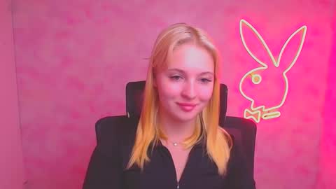 Snapshot of _mila_la_ chatting on September 2025 05:53:02 AM Melanie online show from September 2025 05:53:02 AM