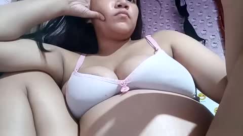 Snapshot of _milkytitsmomxx_ chatting on March 2025 04:57:01 PM _milkytitsmomxx_ online show from March 2025 04:57:01 PM