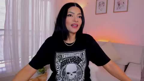 Miss Chanel online show from January 2026 10:37:01 PM