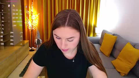 Mia online show from December 2024 12:59:02 PM