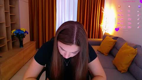 Mia online show from September 2025 09:08:02 AM