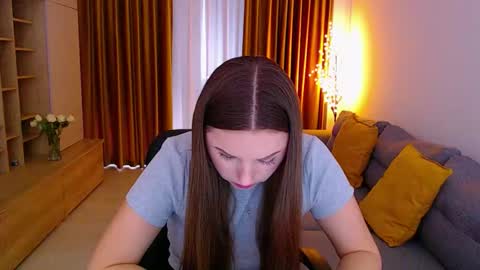 Mia online show from March 2026 10:10:01 AM