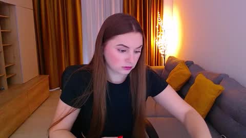 Mia online show from March 2026 09:54:02 AM