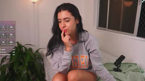 Snapshot of _missamber chatting on January 2025 01:10:01 AM Vale online show from January 2025 01:10:01 AM