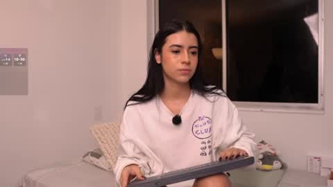 Snapshot of _missamber chatting on February 2025 01:13:01 AM Vale online show from February 2025 01:13:01 AM