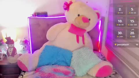 Emi   online show from December 2024 04:01:02 AM