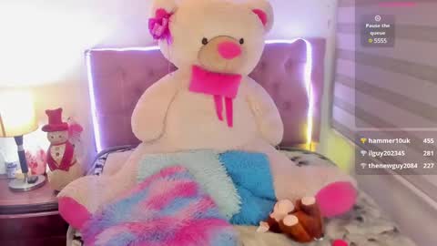 Emi   online show from January 2025 03:23:01 AM