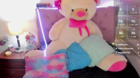 Emi   online show from February 2025 02:47:02 AM