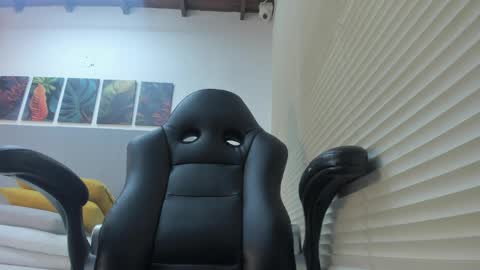 _molly_rosse_ online show from April 2026 12:16:02 PM