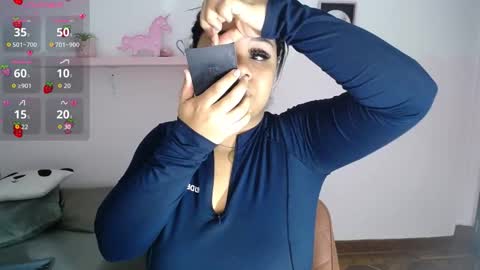 nahomi  online show from October 2025 12:55:02 AM