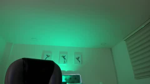 Natalie online show from October 2025 03:56:01 AM